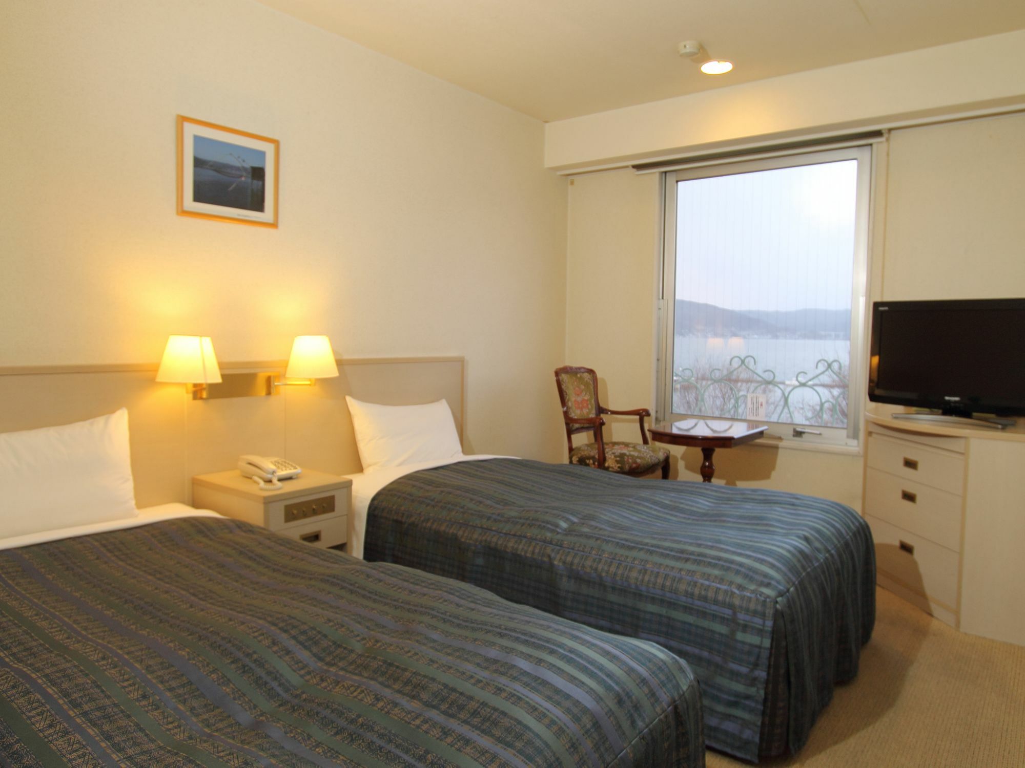 Suwa Lakeside Hotel Esterno foto